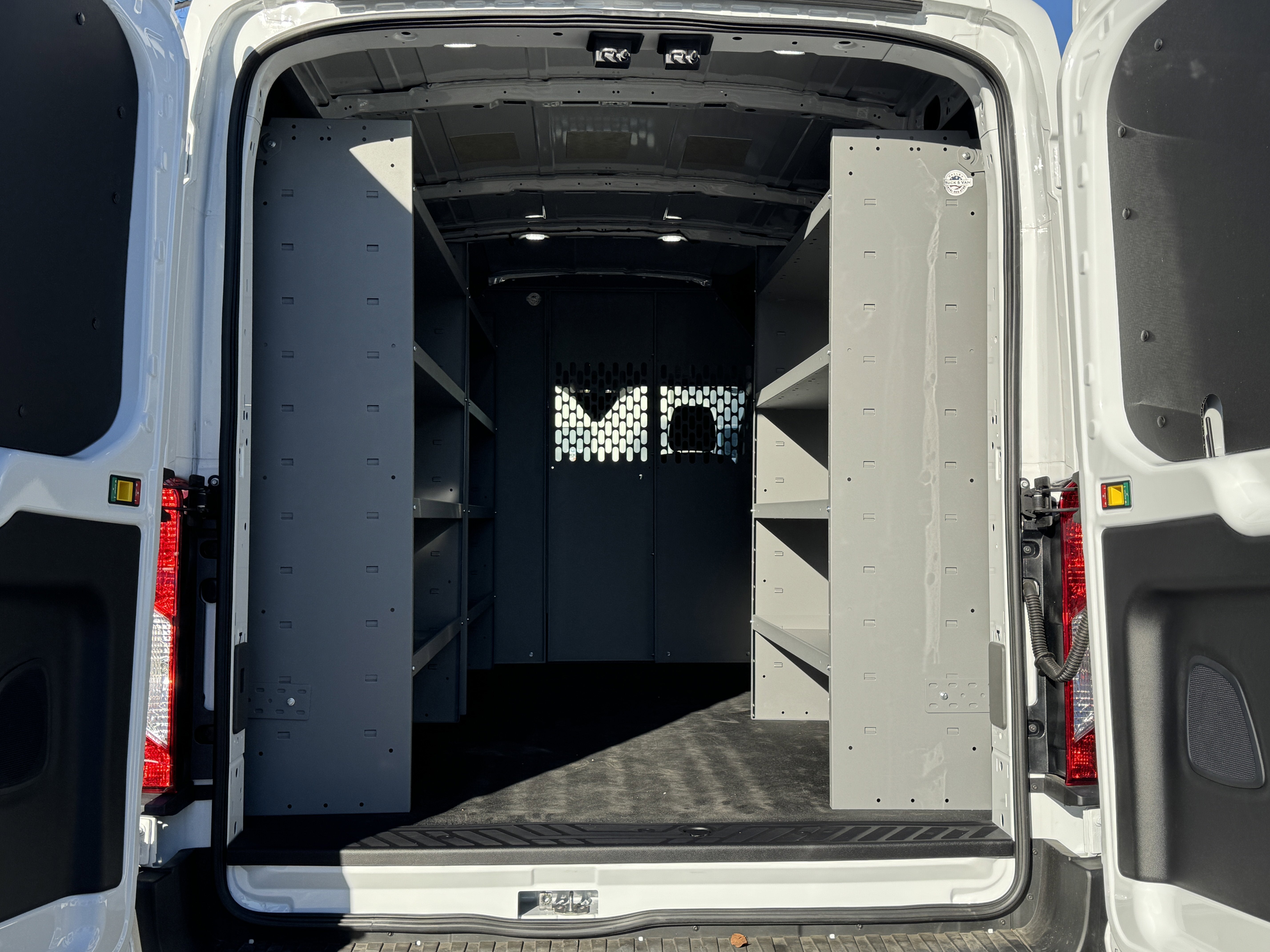 2025 Ford Transit Cargo Van T-250 148 Med Rf 9070 GVWR RWD