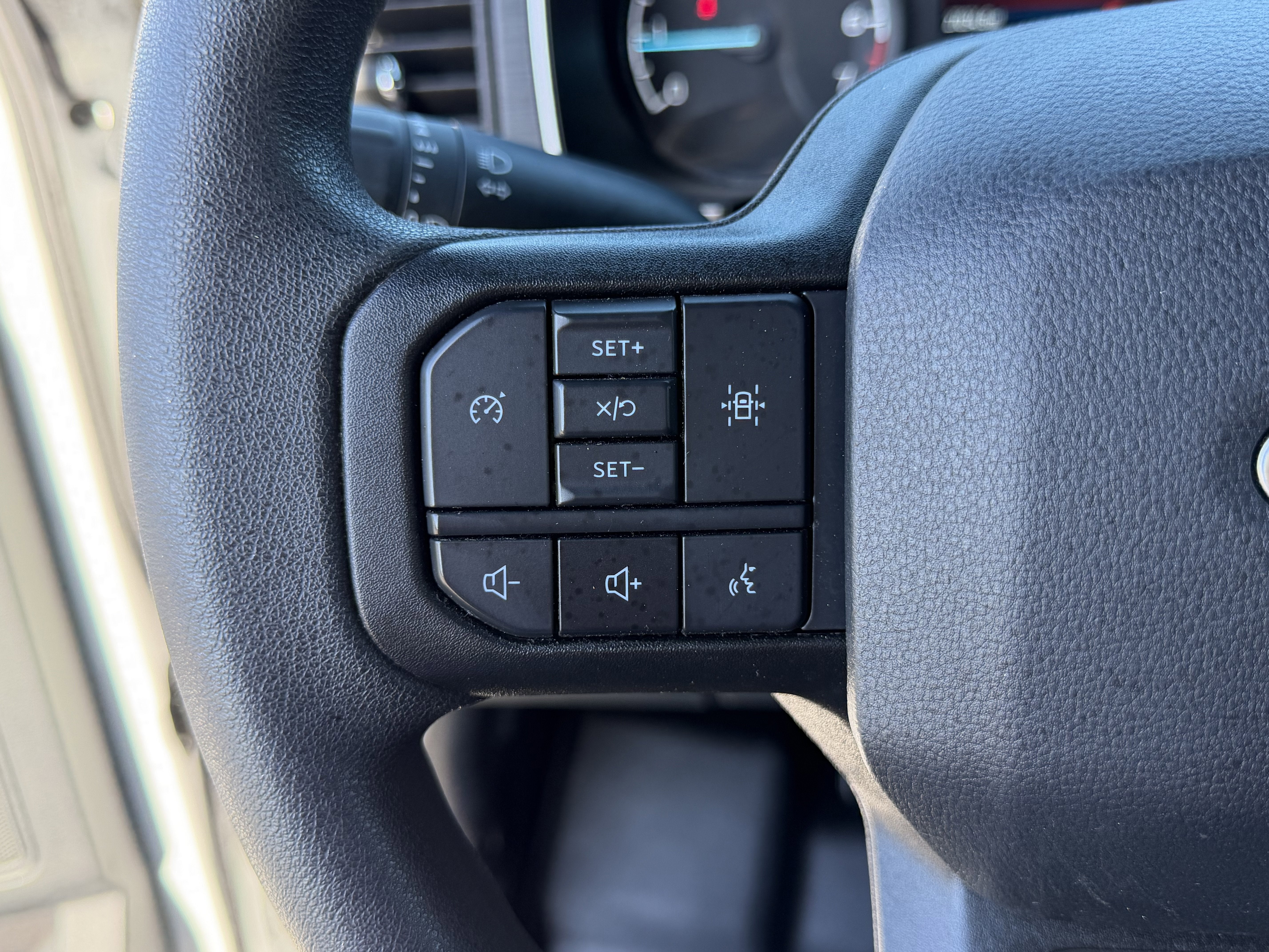 2023 Ford F-150 XL 2WD SuperCrew 5.5' Box