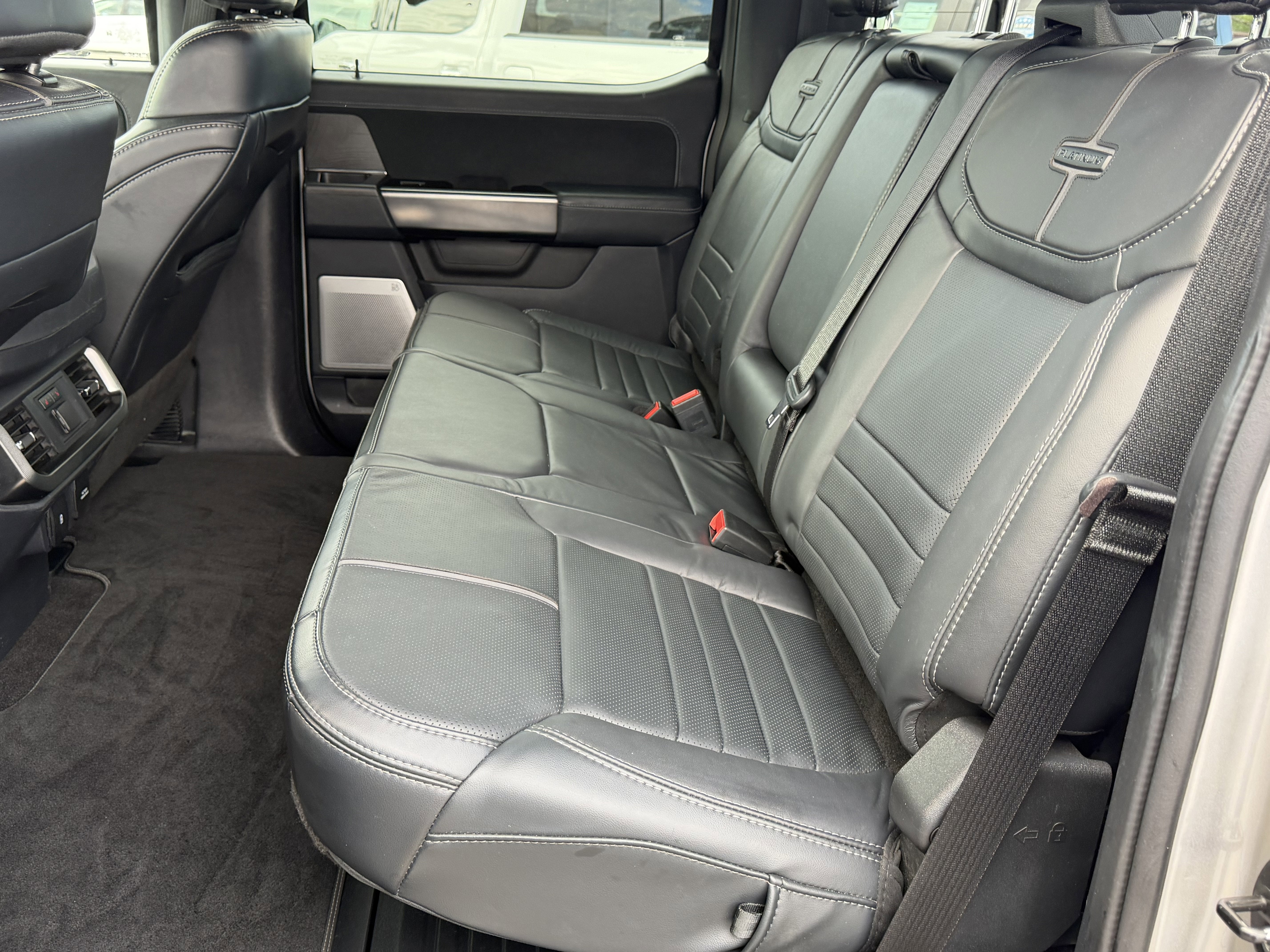 2022 Ford F-150 Platinum 4WD SuperCrew 5.5' Box