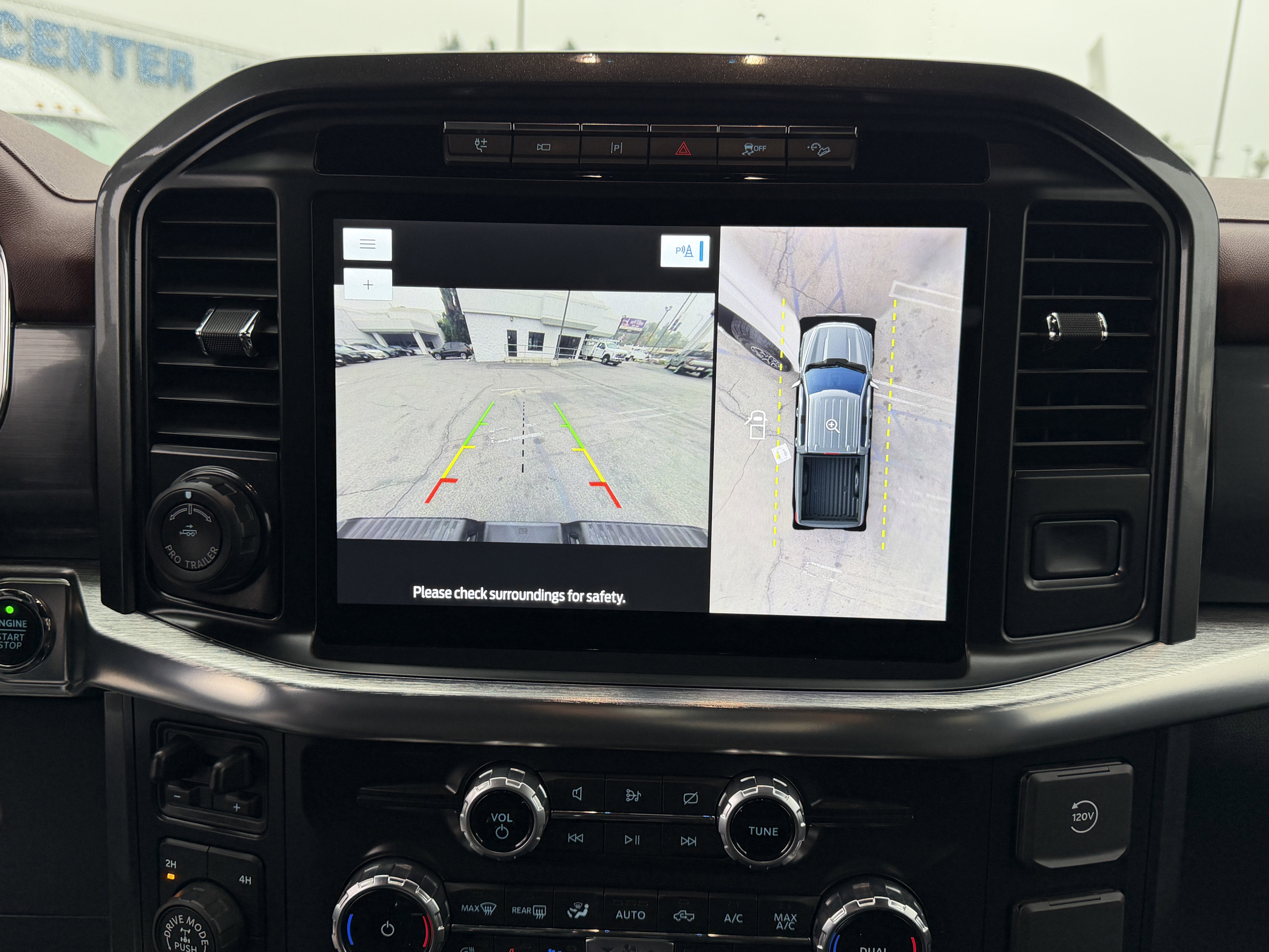 2022 Ford F-150 LARIAT 4WD SuperCrew 5.5' Box