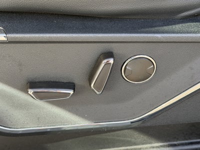 2022 Ford F-150 LARIAT 4WD SuperCrew 5.5' Box