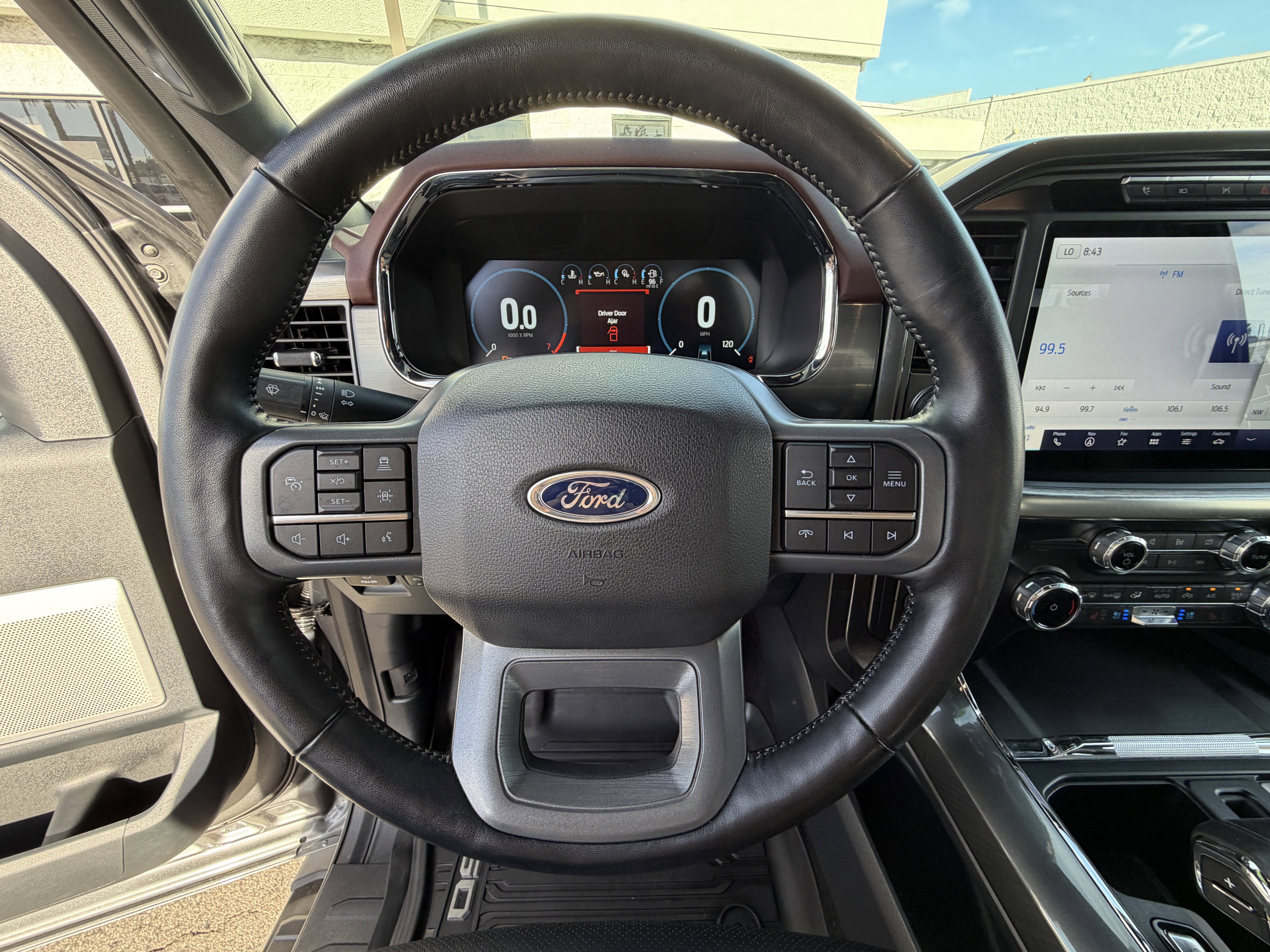 2022 Ford F-150 LARIAT 4WD SuperCrew 5.5' Box