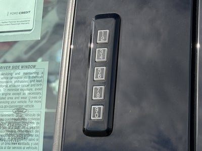 2023 Ford F-150 Lightning LARIAT 4WD SuperCrew 5.5' Box