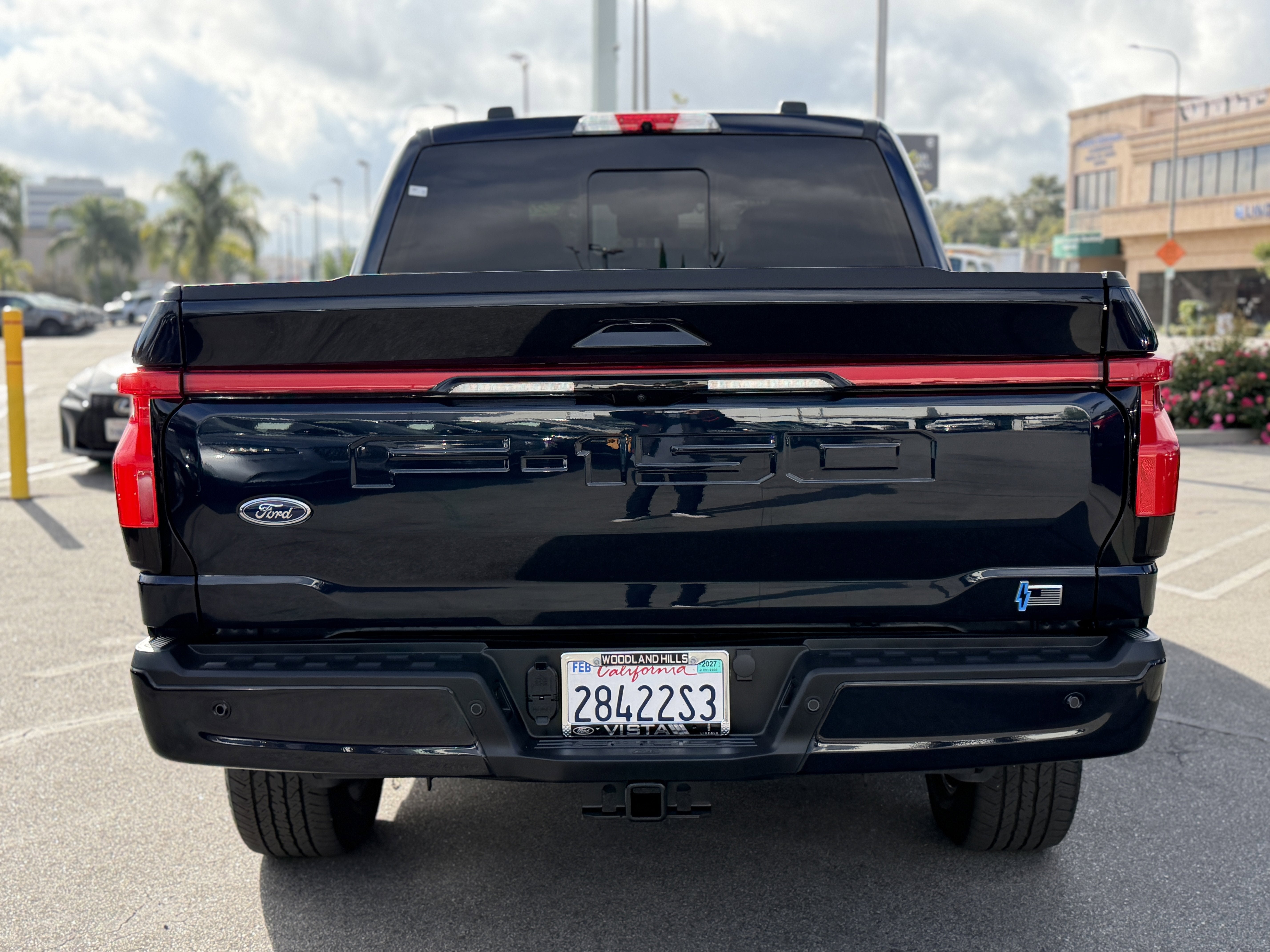 2023 Ford F-150 Lightning LARIAT 4WD SuperCrew 5.5' Box