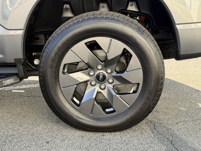 2022 Ford F-150 Lightning LARIAT