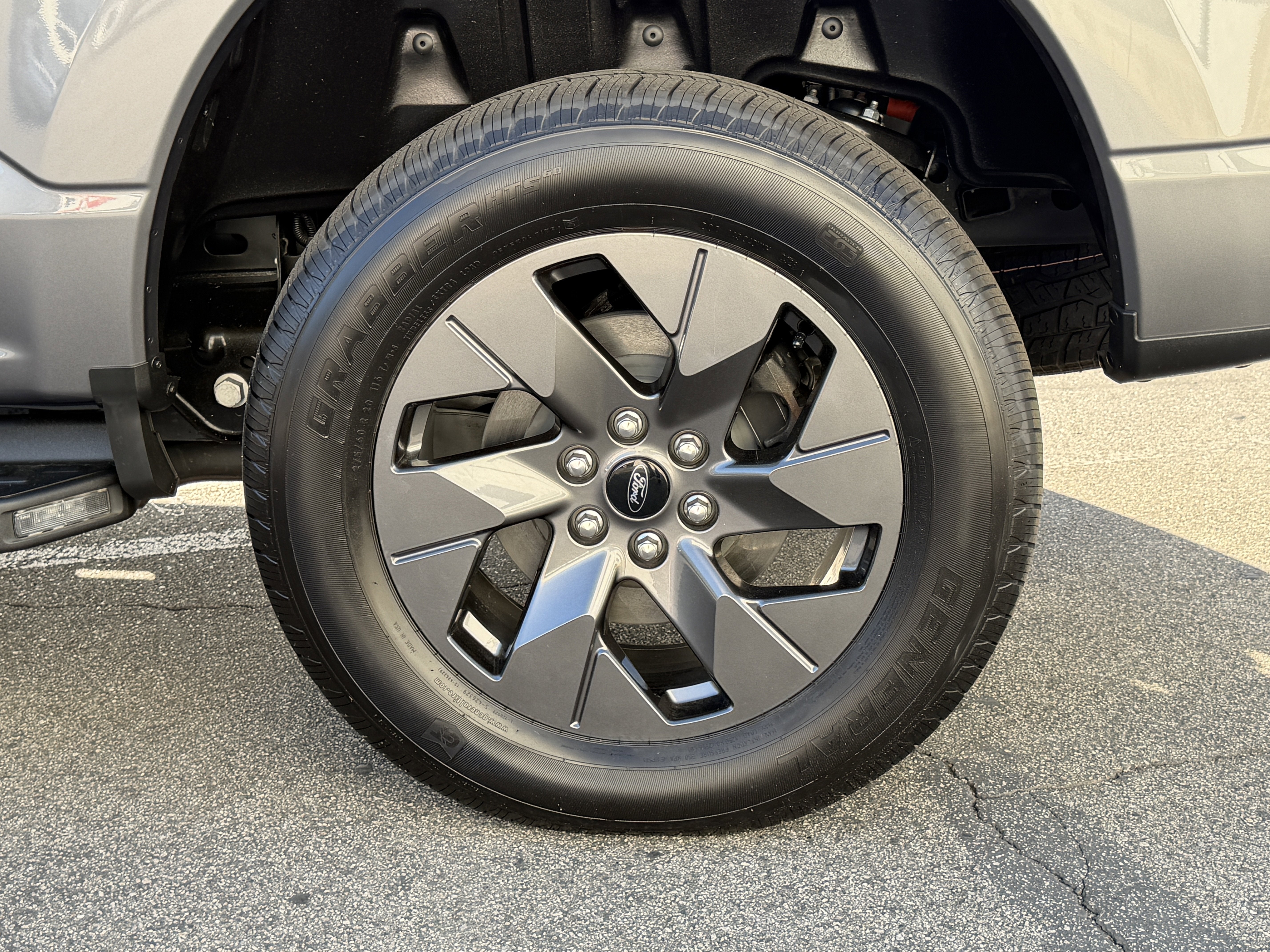 2022 Ford F-150 Lightning LARIAT