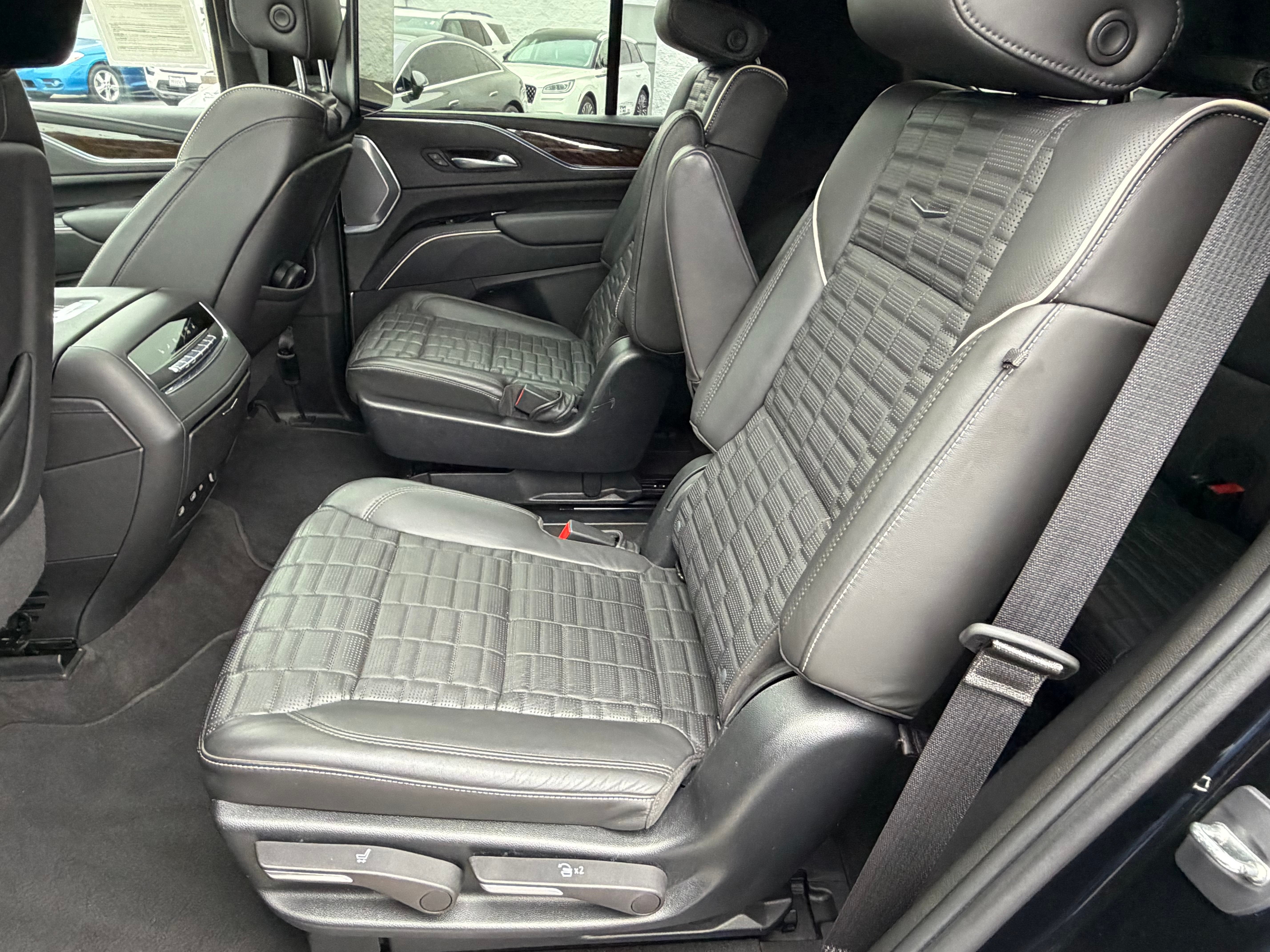 2023 Cadillac Escalade 4WD Sport Platinum