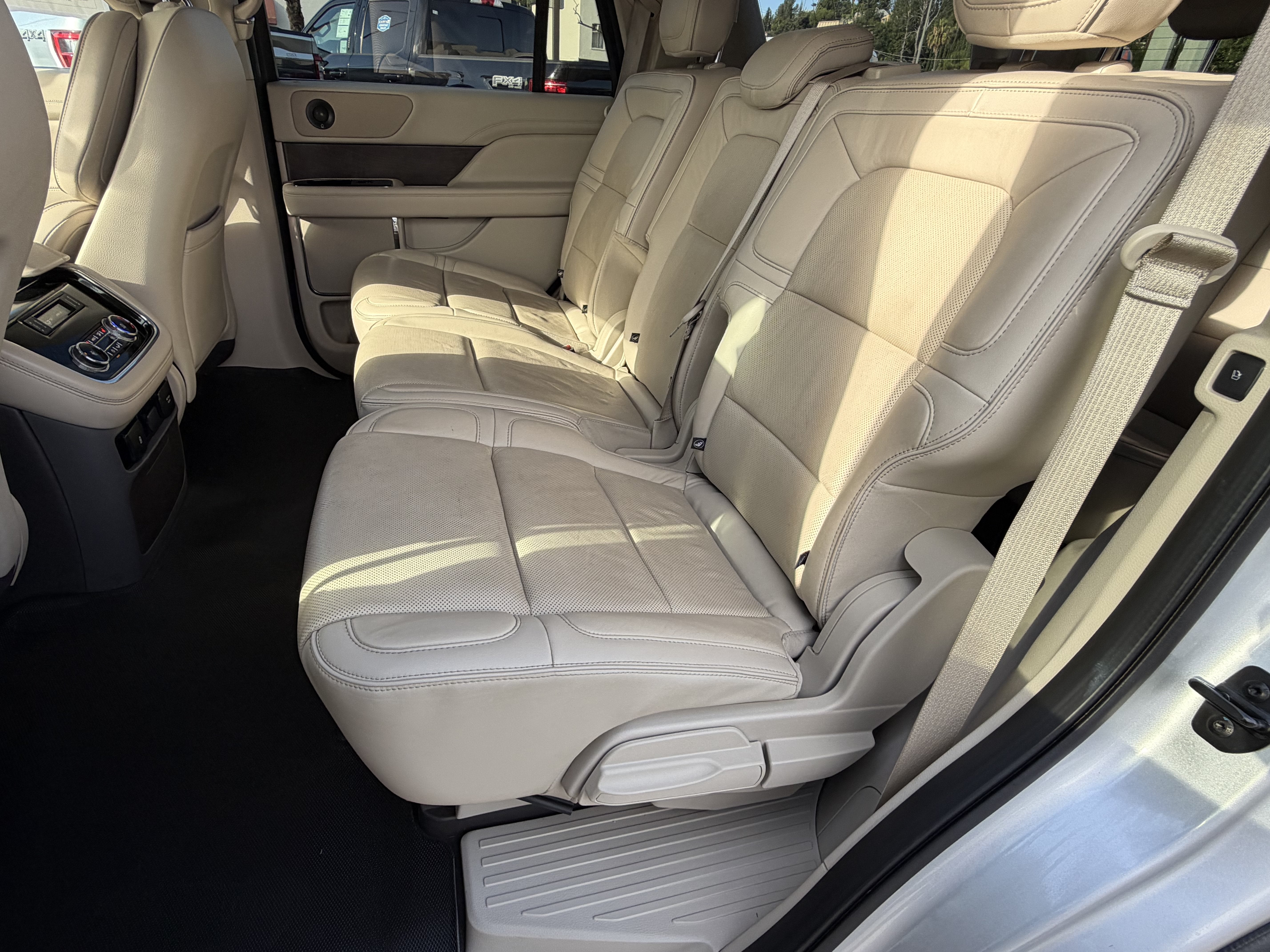 2019 Lincoln Navigator Select