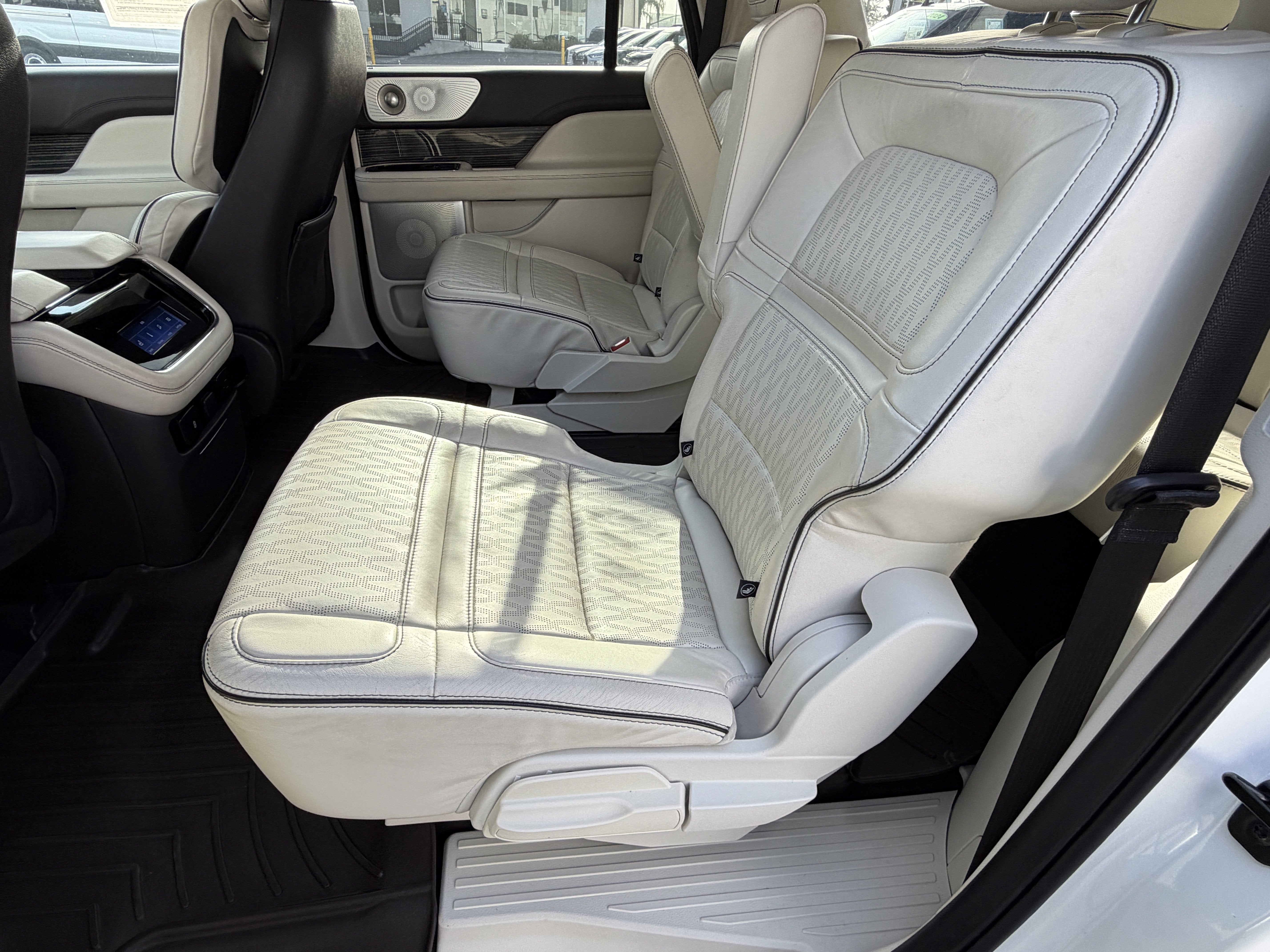 2022 Lincoln Navigator L Black Label