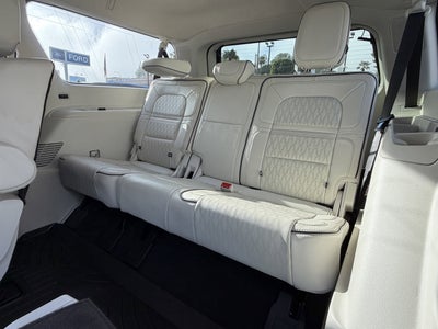 2022 Lincoln Navigator L Black Label