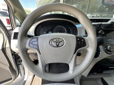2014 Toyota Sienna L 7 Passenger