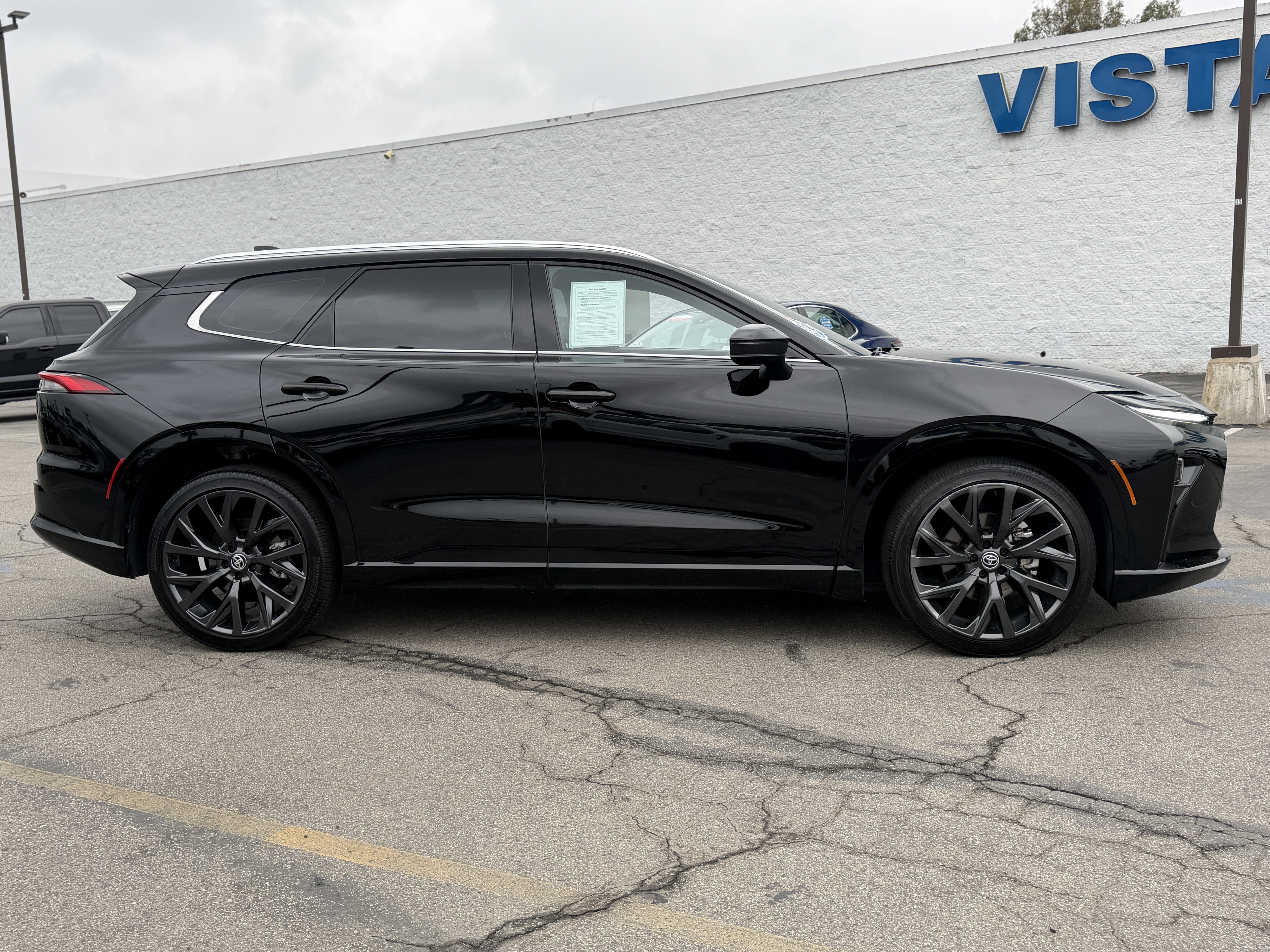 2025 Toyota Crown Signia XLE