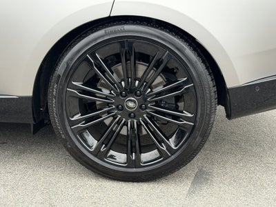 2025 Land Rover Range Rover SE