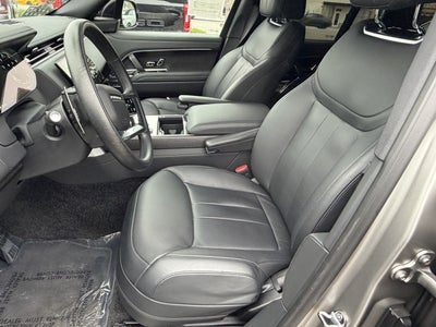 2025 Land Rover Range Rover SE