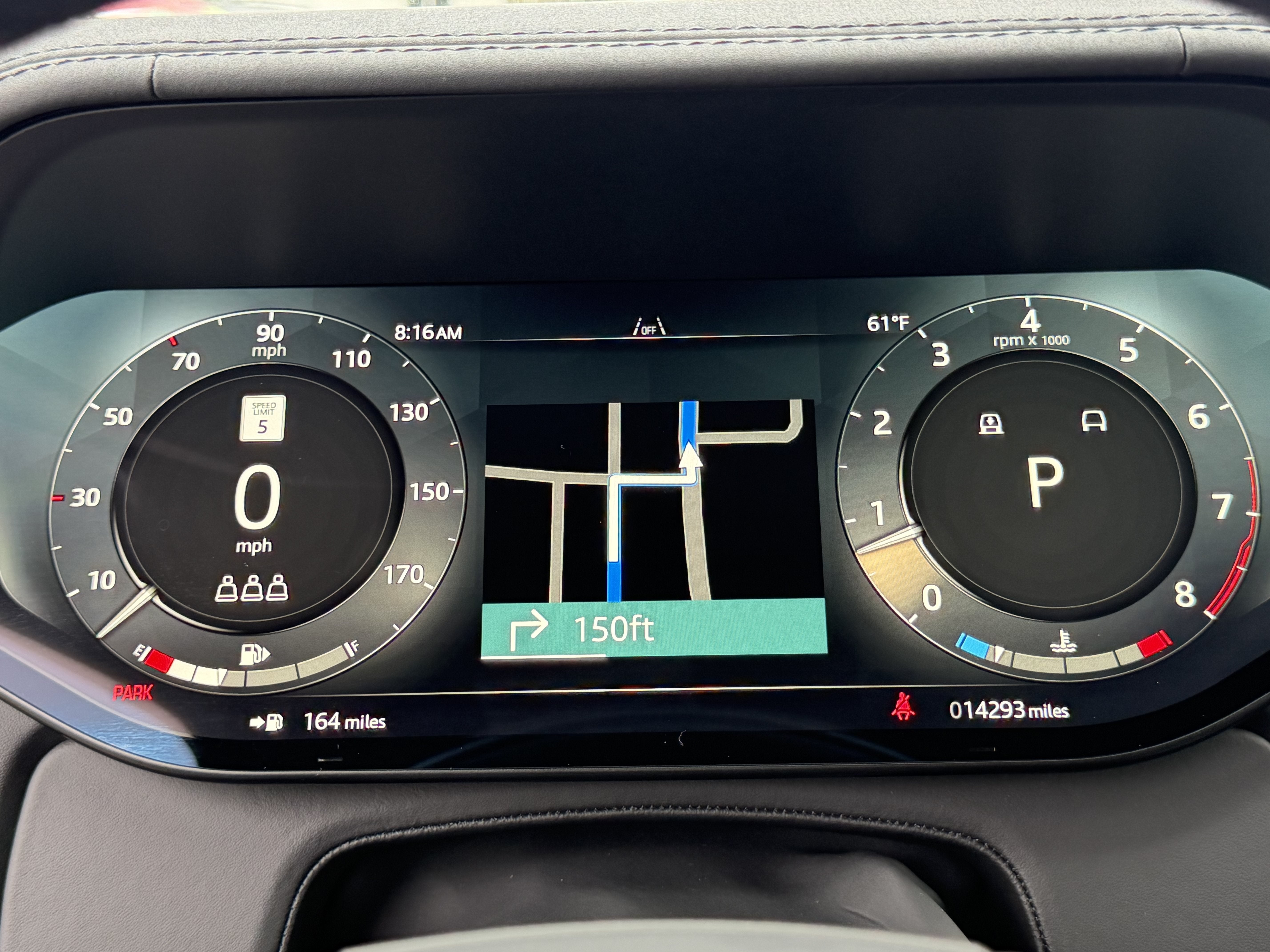 2025 Land Rover Range Rover SE